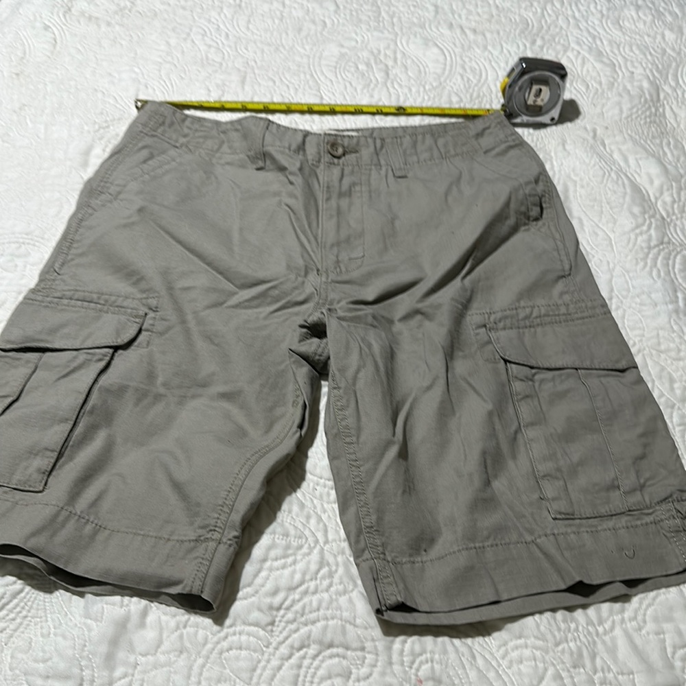 Sonoma cargo shorts 33